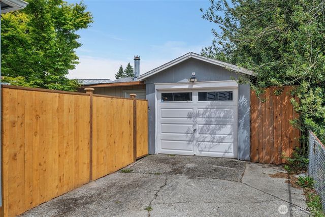6904 S 124th Street, Seattle, WA 98178