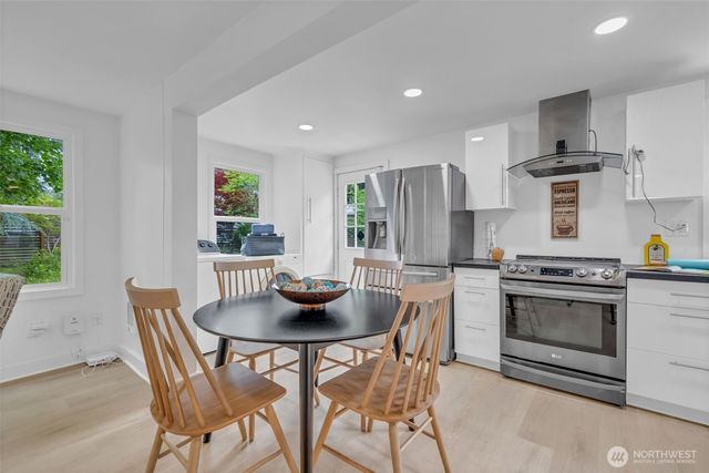 6904 S 124th Street, Seattle, WA 98178