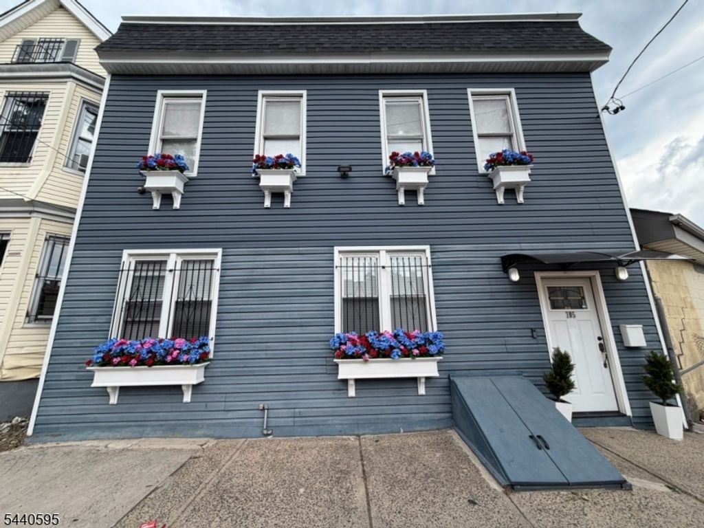705 S 15Th St, Newark City, NJ 07103