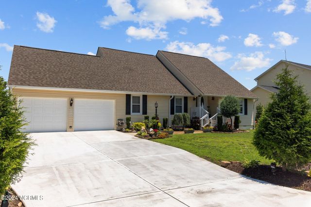 683 Cedar Point, Vass, NC 28394
