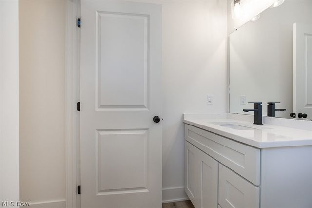 5595 Walnut Street, Mentor On The Lake, OH 44060