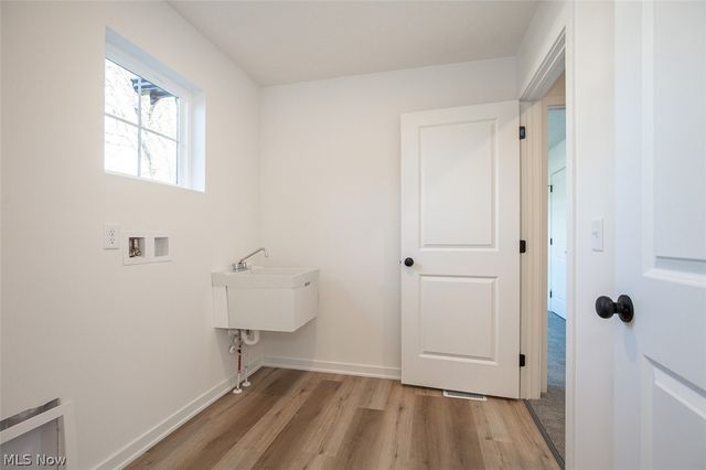 5595 Walnut Street, Mentor On The Lake, OH 44060