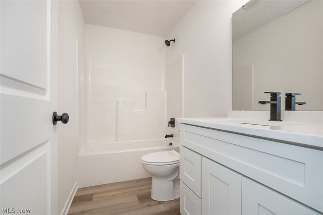 5595 Walnut Street, Mentor On The Lake, OH 44060