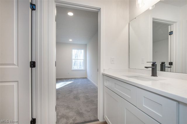 5595 Walnut Street, Mentor On The Lake, OH 44060