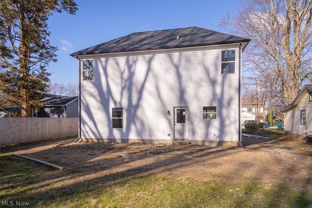 5595 Walnut Street, Mentor On The Lake, OH 44060