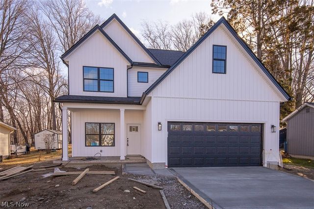 5595 Walnut Street, Mentor On The Lake, OH 44060