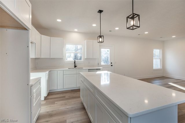 5595 Walnut Street, Mentor On The Lake, OH 44060