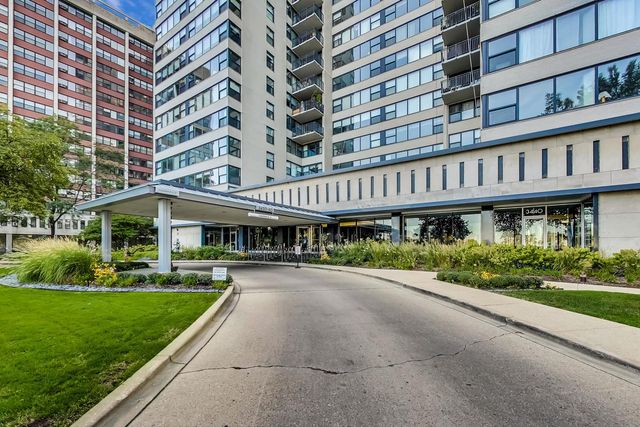 3430 N Lake Shore Drive 10M, Chicago, IL 60657