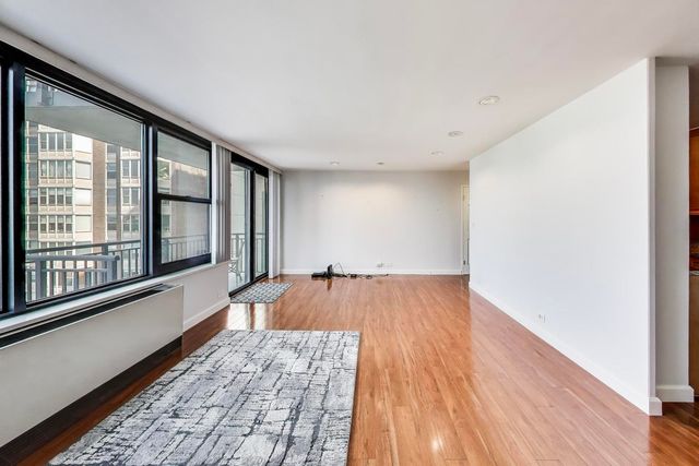 3430 N Lake Shore Drive 10M, Chicago, IL 60657