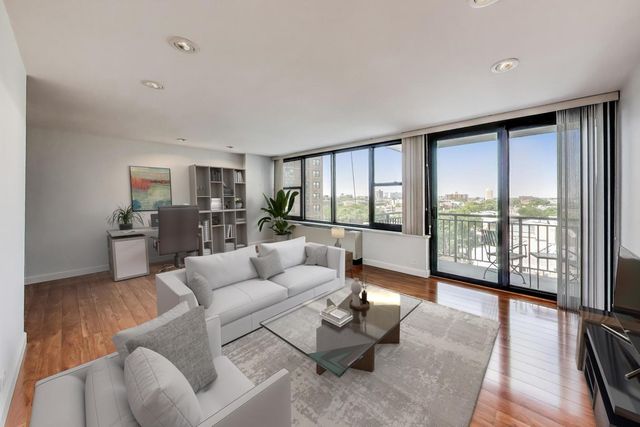 3430 N Lake Shore Drive 10M, Chicago, IL 60657