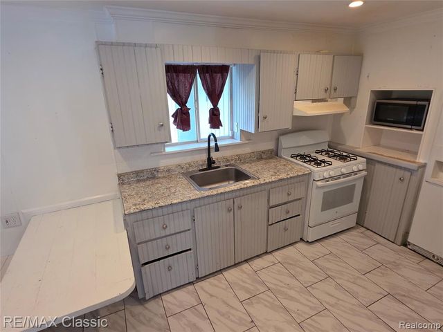21 Broadway Street, Oxford, MI 48371