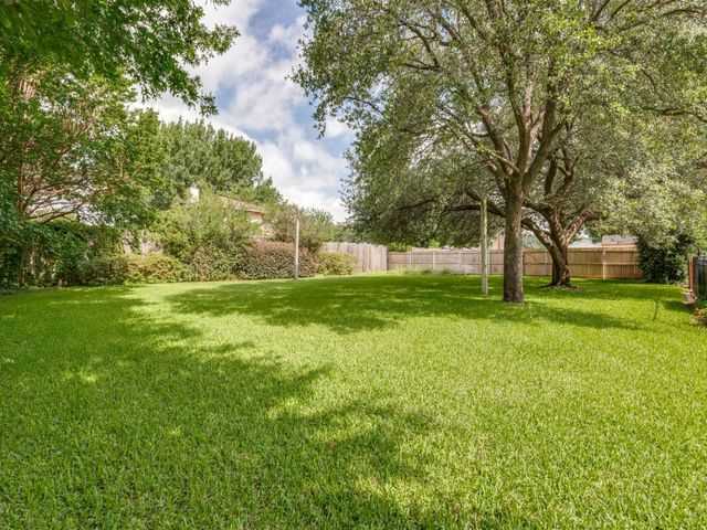 2409 Vega Street, Grand Prairie, TX 75050
