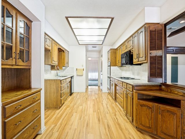 2409 Vega Street, Grand Prairie, TX 75050