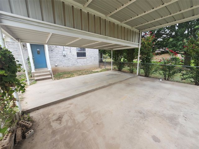 409 N Lane Street, Decatur, TX 76234