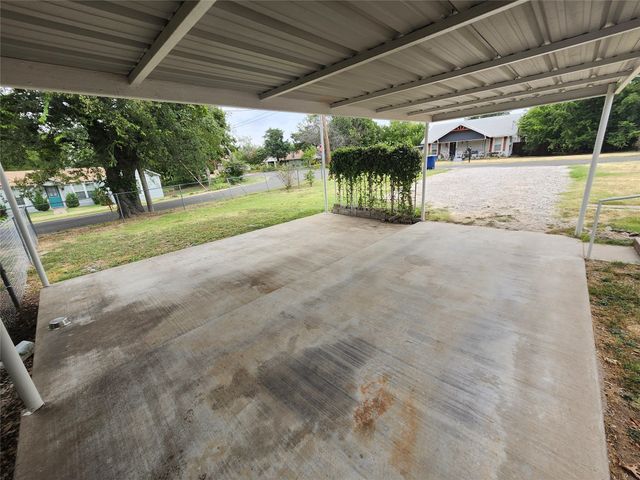 409 N Lane Street, Decatur, TX 76234