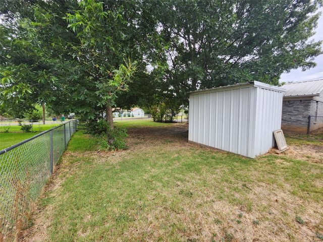 409 N Lane Street, Decatur, TX 76234