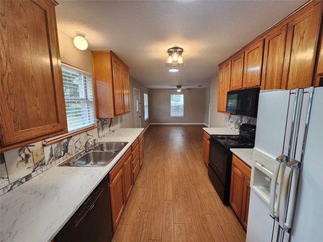 409 N Lane Street, Decatur, TX 76234