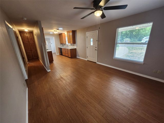 409 N Lane Street, Decatur, TX 76234