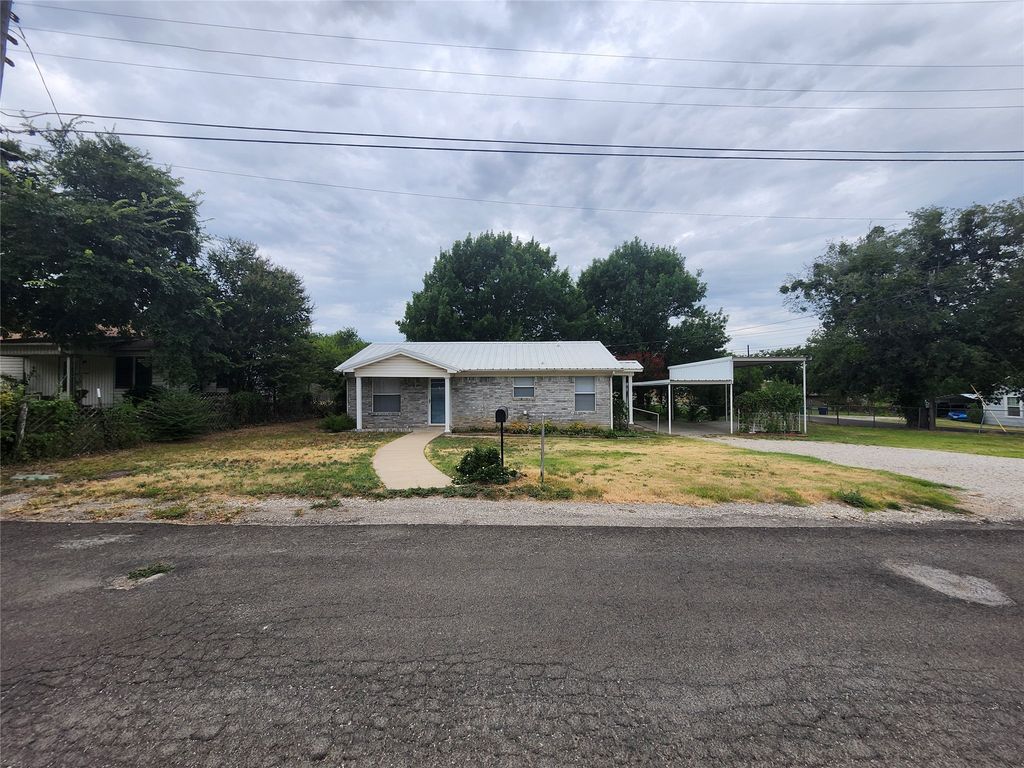409 N Lane Street, Decatur, TX 76234