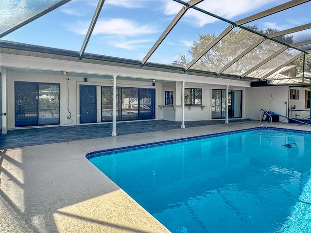 5506 Echo Pines Circle W, Fort Pierce, FL 34951