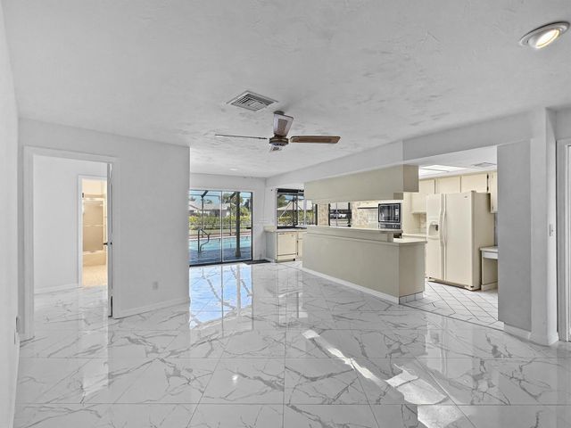 5506 Echo Pines Circle W, Fort Pierce, FL 34951