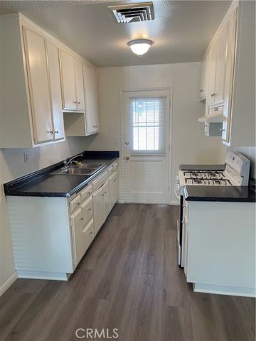 150 E Lakeshore Drive 82, Lake Elsinore, CA 92530