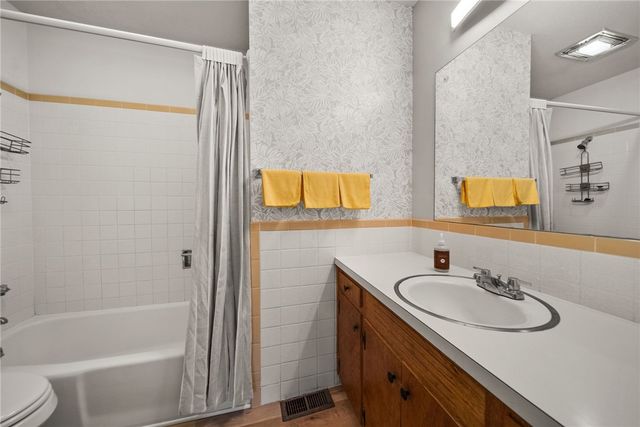916 S 16th Street, Rogers, AR 72758