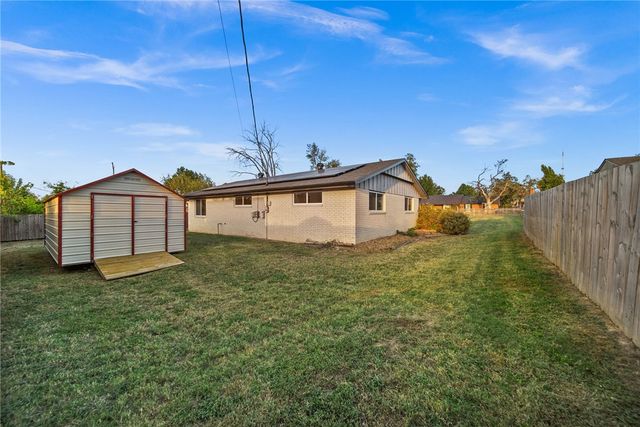 916 S 16th Street, Rogers, AR 72758