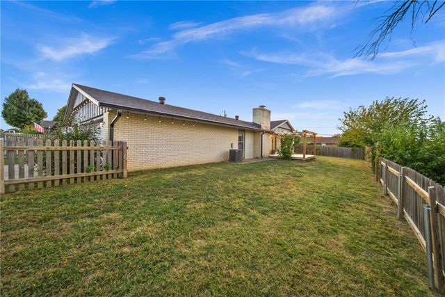 916 S 16th Street, Rogers, AR 72758