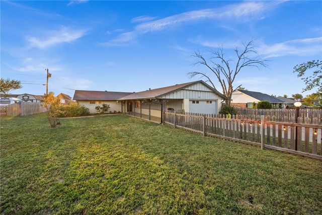 916 S 16th Street, Rogers, AR 72758