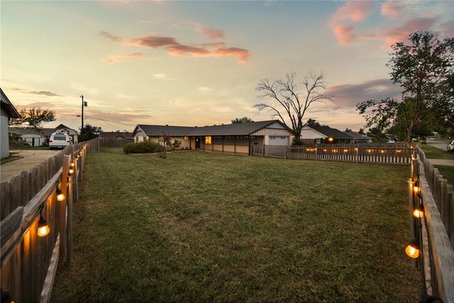 916 S 16th Street, Rogers, AR 72758
