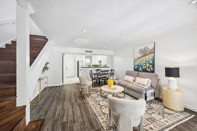 7826 Woodway Drive 7826, Houston, TX 77063