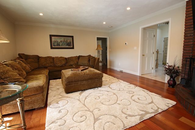 14 Arrowhead Drive, Saugus, MA 01906