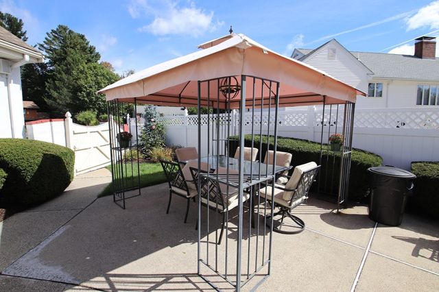 14 Arrowhead Drive, Saugus, MA 01906