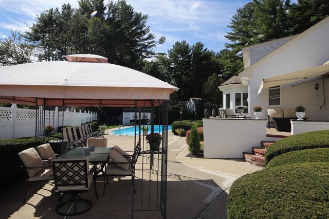 14 Arrowhead Drive, Saugus, MA 01906