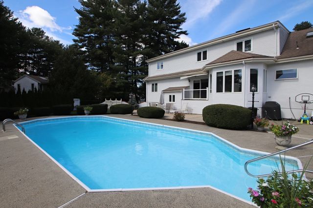 14 Arrowhead Drive, Saugus, MA 01906