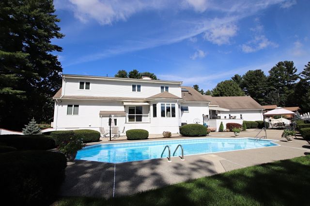 14 Arrowhead Drive, Saugus, MA 01906