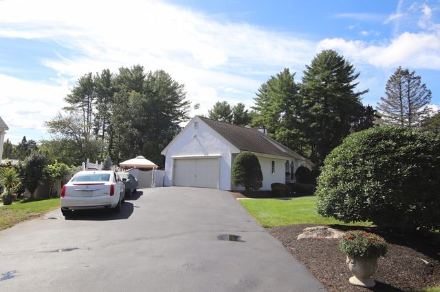 14 Arrowhead Drive, Saugus, MA 01906