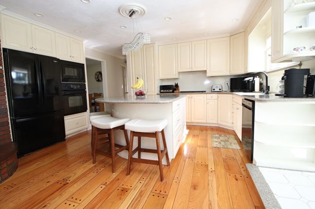 14 Arrowhead Drive, Saugus, MA 01906