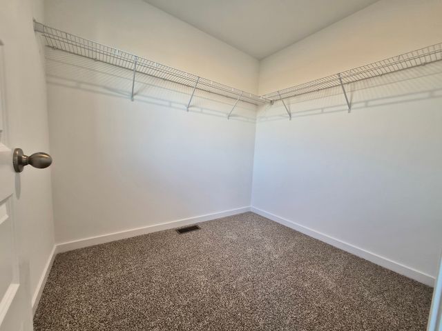 2268 Barbera Drive 2268, Oswego, IL 60543