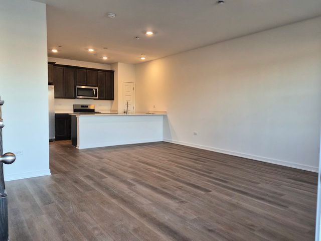 2268 Barbera Drive 2268, Oswego, IL 60543