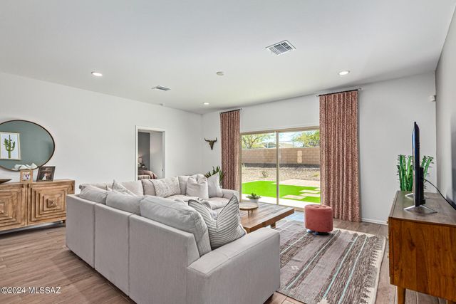 9890 N Swift Fox Place, Marana, AZ 85653