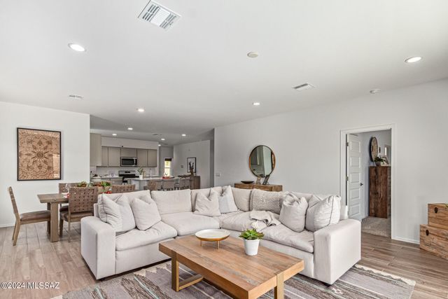 9890 N Swift Fox Place, Marana, AZ 85653
