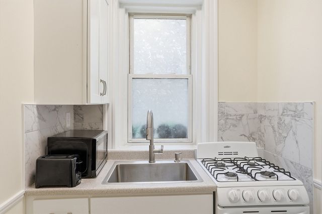 131 Park Dr 2, Boston, MA 02215