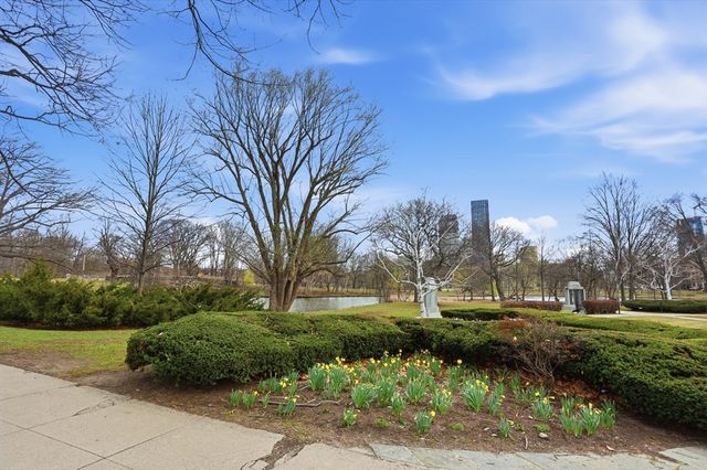 131 Park Dr 2, Boston, MA 02215