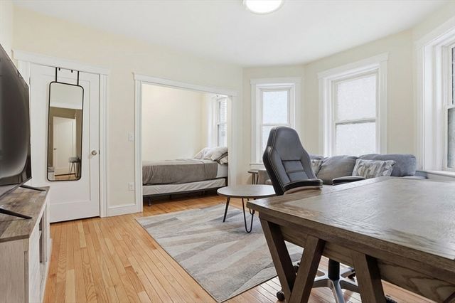 131 Park Dr 2, Boston, MA 02215