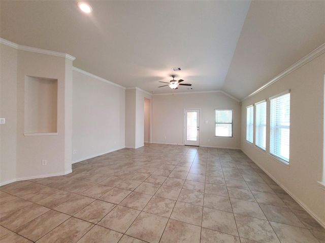 412 Auburn Pines Drive, Montgomery, TX 77316