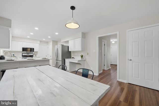 2760 SUN VALLEY DR, Waldorf, MD 20603