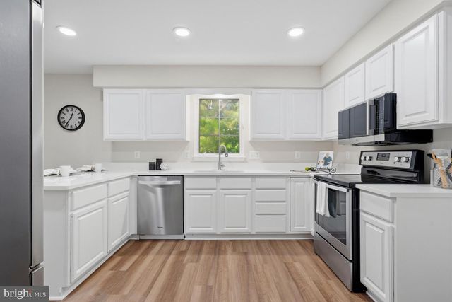 2760 SUN VALLEY DR, Waldorf, MD 20603