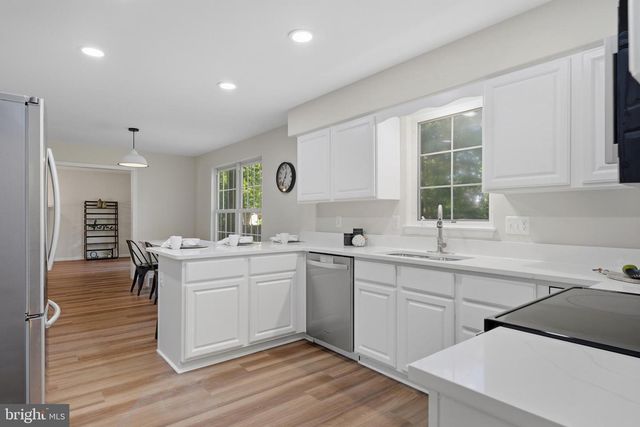 2760 SUN VALLEY DR, Waldorf, MD 20603